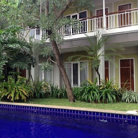 Topaz Guest House Джакарта Екстериор снимка